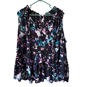 3/$20 Boutique + Sleeveless V-Neck Ruffle Hem Blouse